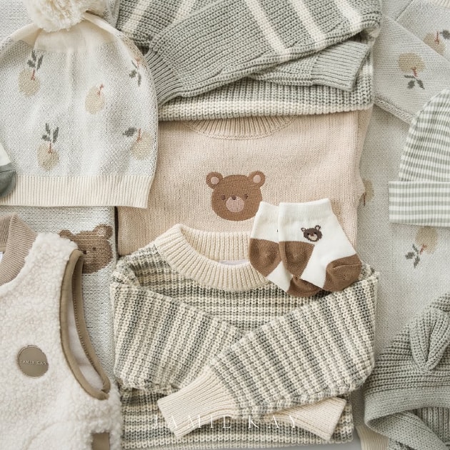 JAMIE KAYチャリティセールの限定商品が並んでいる画像