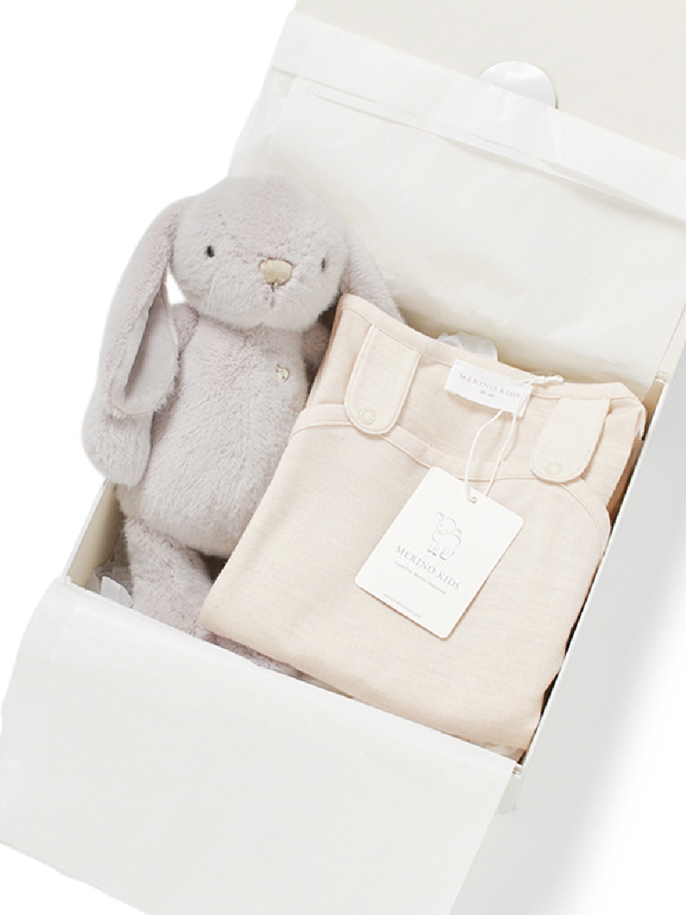 ギフトボックスにうさぎのぬいぐるみとベビー服が入っている画像