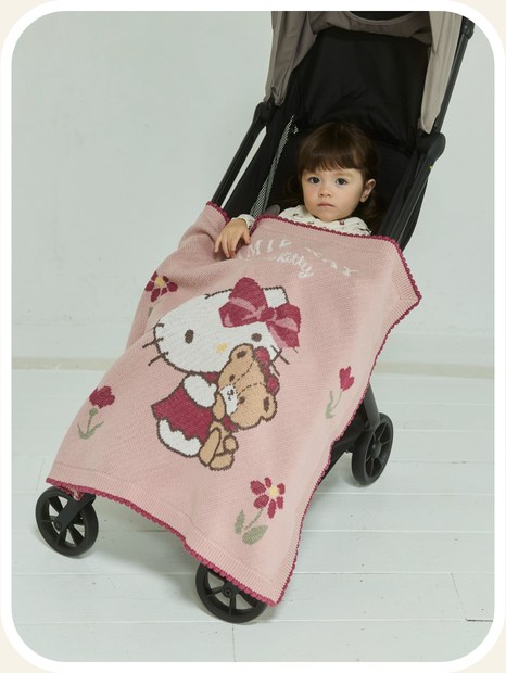 HELLO KITTY コラボ ブランケット使用イメージ