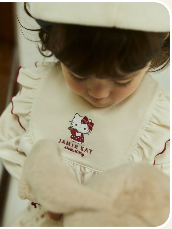 HELLO KITTY コラボ トップス着用イメージ