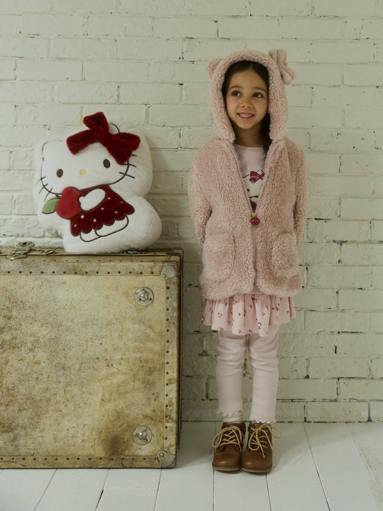 HELLO KITTY コラボ ブルゾン着用イメージ